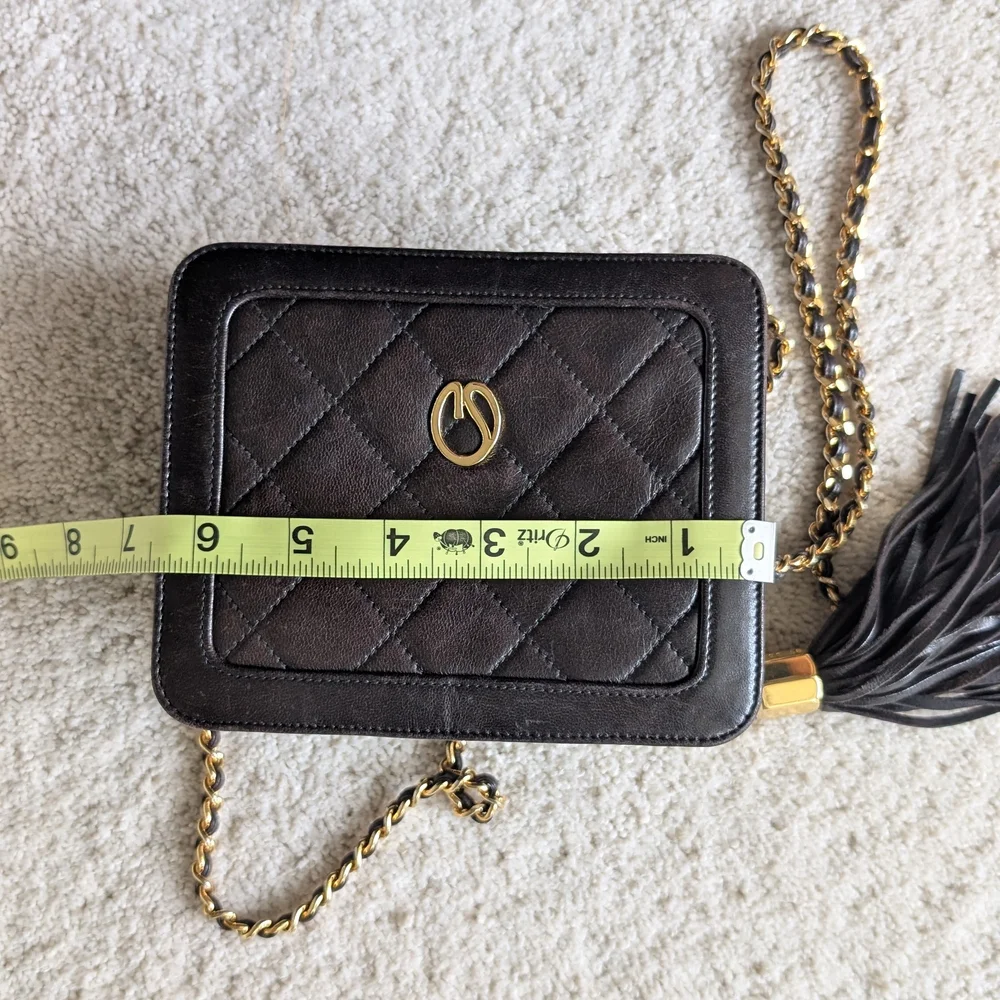 St. John Elegant Black Quilted Chain Bag - Picture 7 of 8